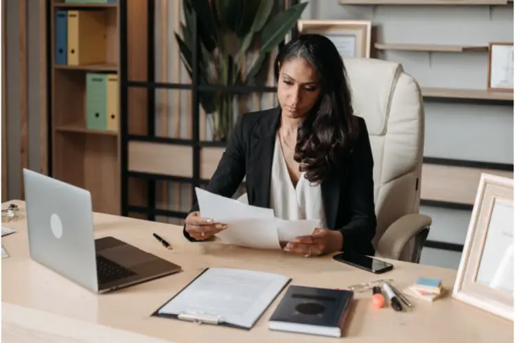 What Does a Paralegal Do?